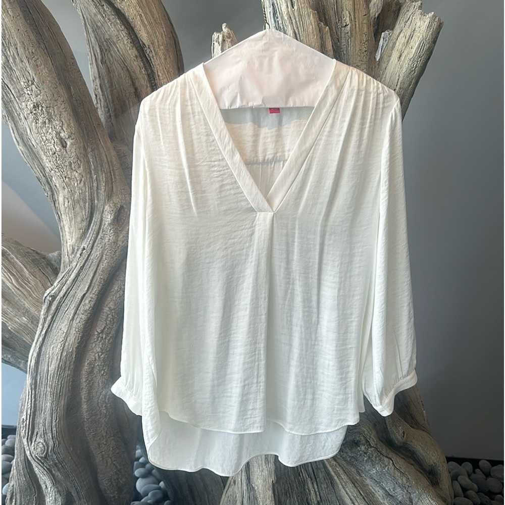 Vince Camuto Women's Rumple Fabric Blouse In New Ivory Size M